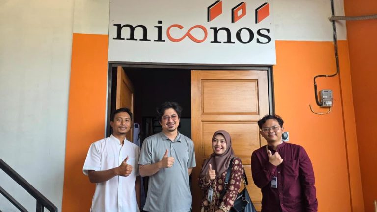 Tim PT Miconos dan Tim Kerja Sama UNU Jogja berfoto bersama di kantor Miconos